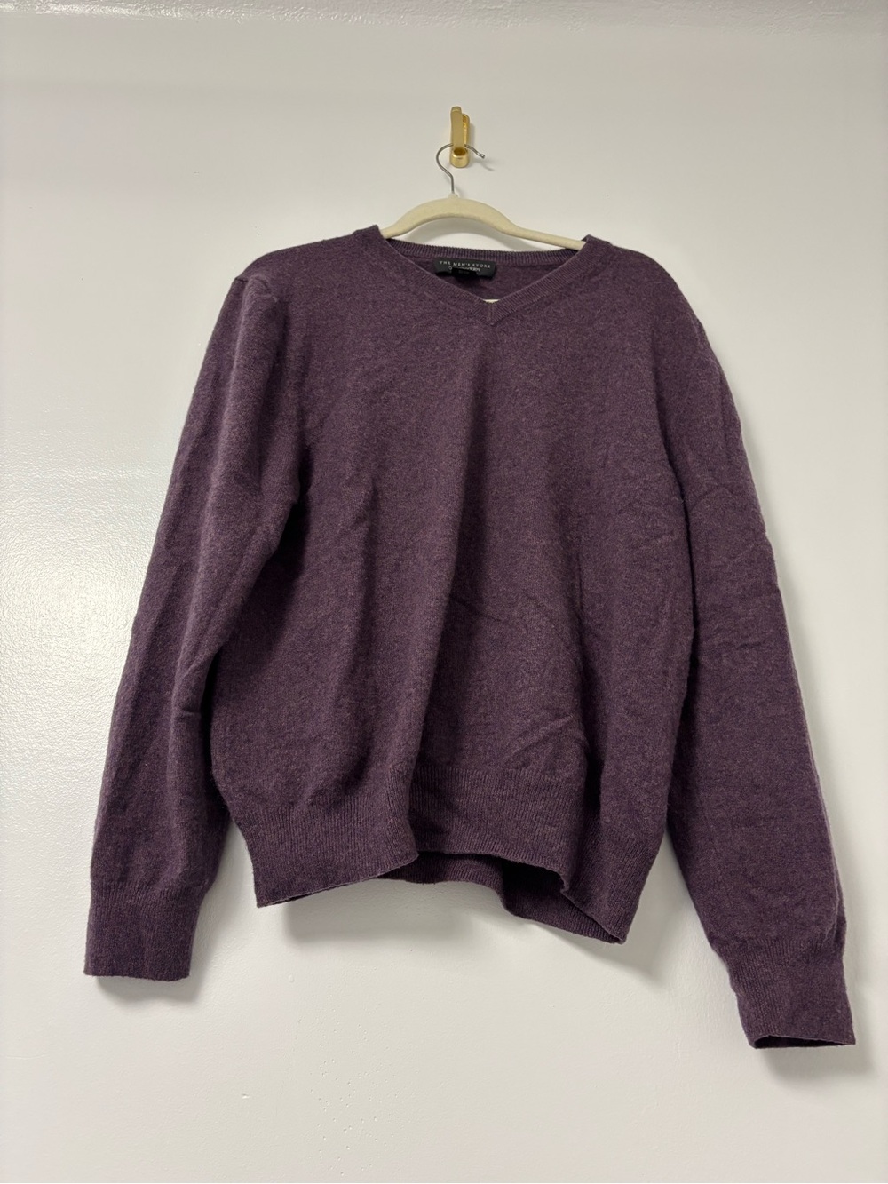 Bloomingdale's Plum V-Neck Cashmere Blend Sweater